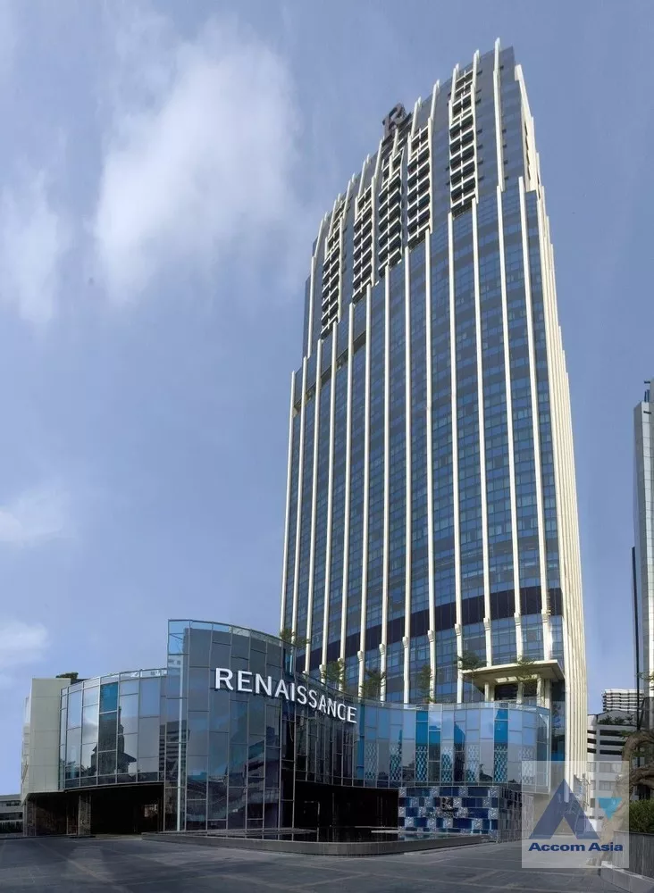 Royal Maneeya Executive Residence Condominium  3 Bedroom for Sale & Rent BTS Chitlom in Ploenchit Bangkok