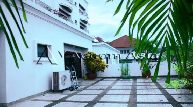  Greenery area in CBD Apartment  4 Bedroom for Rent BTS Thong Lo in Sukhumvit Bangkok