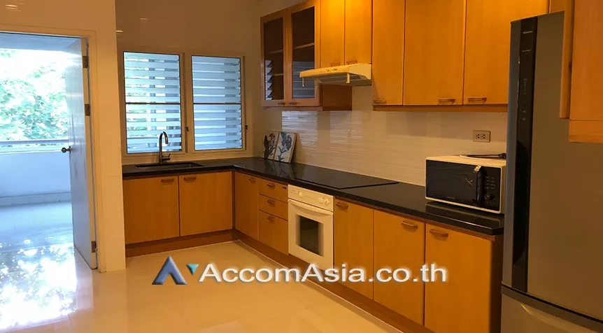 unit 3 Bedrooms  Apartment For Rent in Sukhumvit, Bangkok  near BTS Thong Lo (1421394)