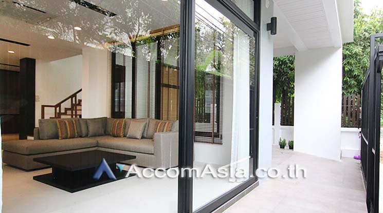Home Office |  4 Bedrooms  House For Sale in Sukhumvit, Bangkok  near BTS Phrom Phong (2321395)