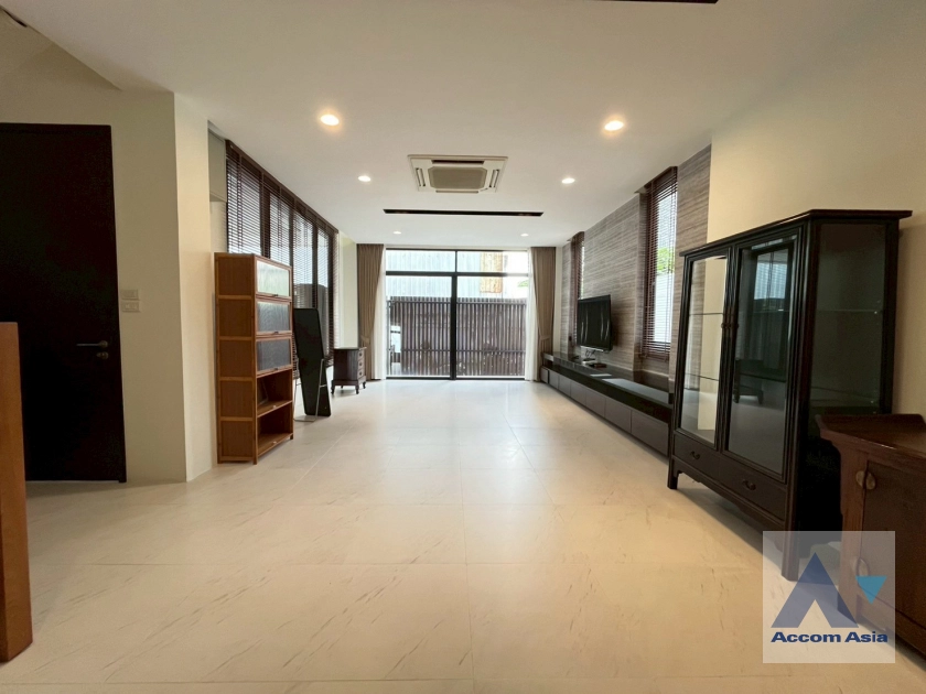 unitHome Office | Detached House 1,000 M. to BTS Phrom Phong (2321395)