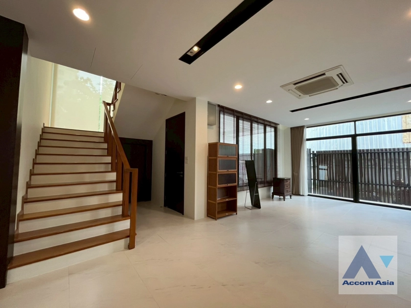 1  4 br House For Rent in Sukhumvit ,Bangkok BTS Phrom Phong 2321395