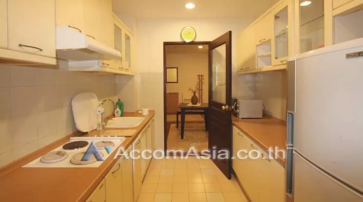 Pet friendly |  2 Bedrooms  Condominium For Rent in Ploenchit, Bangkok  near BTS Chitlom (20801)