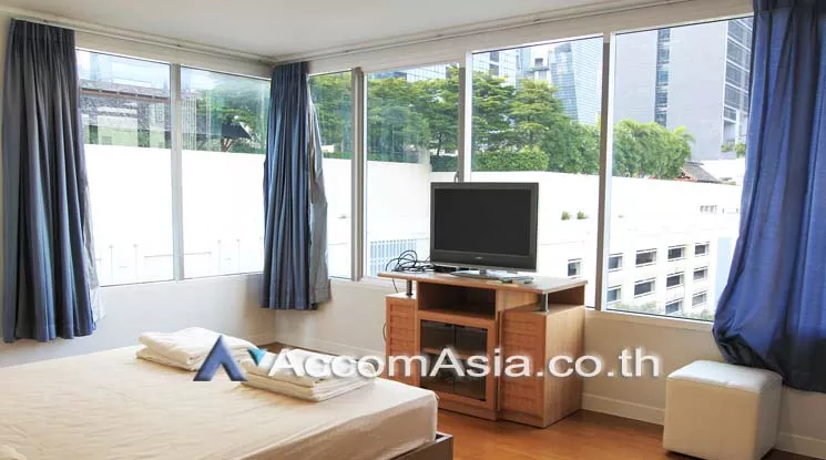  3 Bedrooms  Condominium For Rent in Ploenchit, Bangkok  near BTS Ploenchit (1521448)