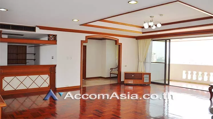 Big Balcony, Pet friendly |  Pet friendly - High rise Apartment Apartment  3 Bedroom for Rent BTS Phrom Phong in Sukhumvit Bangkok