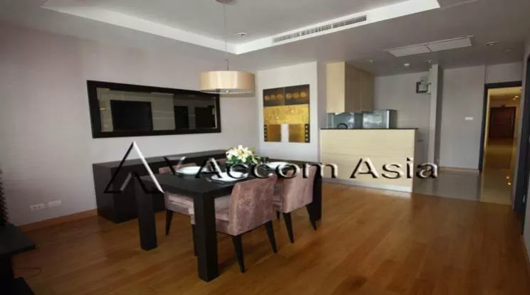  1 Bedroom  Condominium For Rent in Sathorn, Bangkok  near BTS Sala Daeng - MRT Lumphini (1521458)