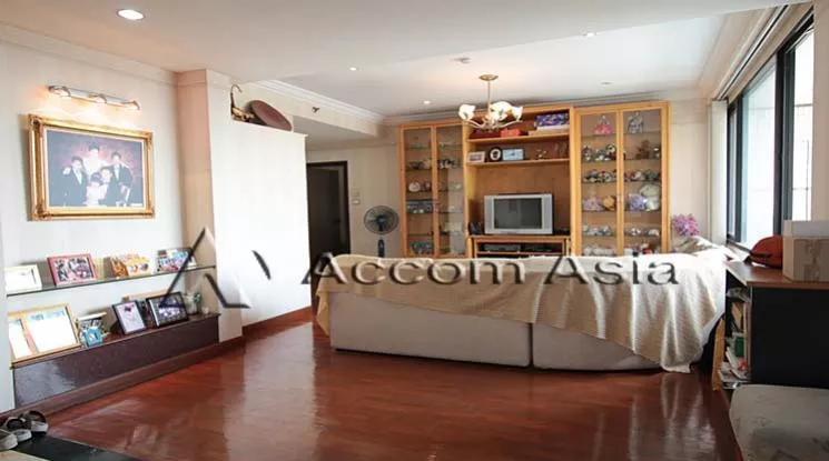  2 Bedrooms  Condominium For Rent in Sathorn, Bangkok  near BTS Chong Nonsi - MRT Lumphini (1521460)