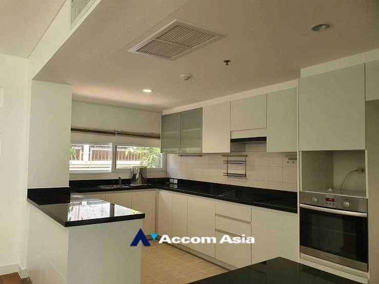 8  3 br Apartment For Rent in Sukhumvit ,Bangkok BTS Ekkamai at Ekkamai Family Apartment 1521472