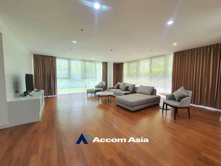 Ground Floor, Garden View, Pet friendly |  Ekkamai Family Apartment Apartment  3 Bedroom for Rent BTS Ekkamai in Sukhumvit Bangkok