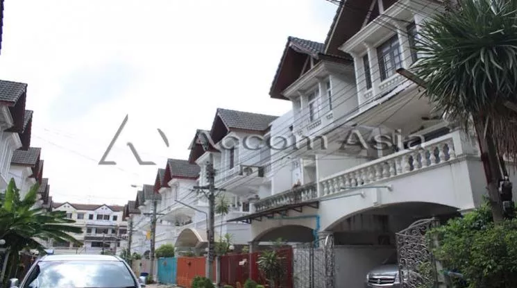  2  3 br House For Rent in sathorn ,Bangkok BTS Surasak 110181