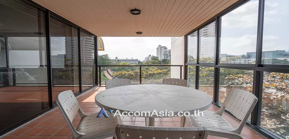 Pet friendly |  4 Bedrooms  Apartment For Rent in Sathorn, Bangkok  near BTS Sala Daeng - MRT Lumphini (1421510)