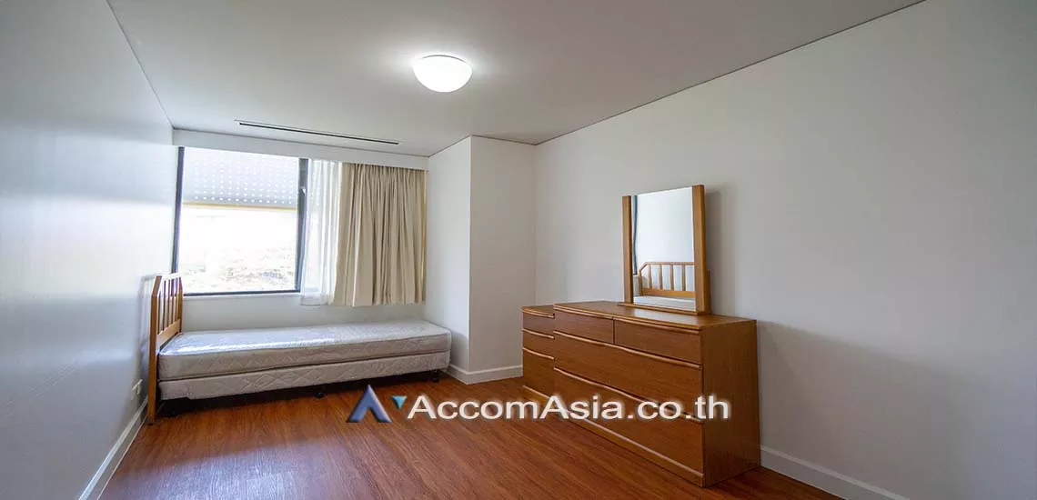11  4 br Apartment For Rent in Sathorn ,Bangkok BTS Sala Daeng - MRT Lumphini at Children Dreaming Place - Garden 1421510