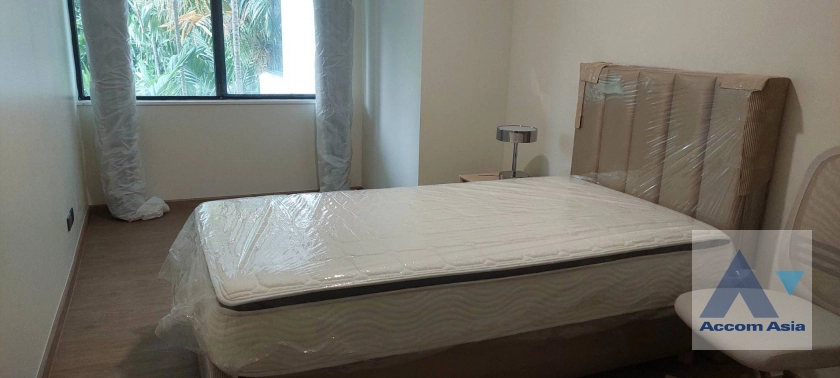 6  4 br Apartment For Rent in Sathorn ,Bangkok BTS Sala Daeng - MRT Lumphini at Children Dreaming Place - Garden 1421511