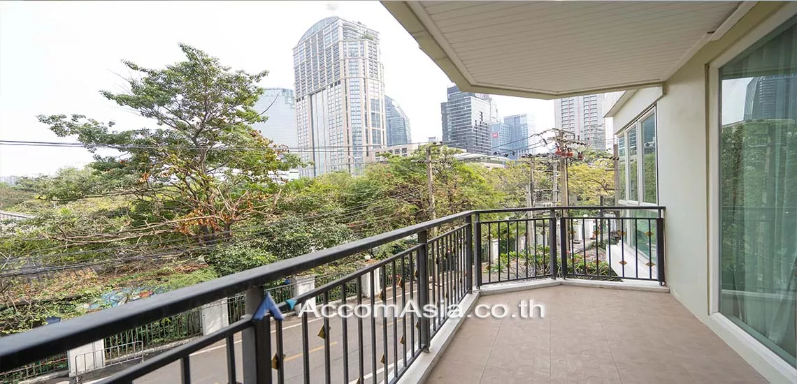 unit 3 Bedrooms  Condominium For Rent in Sukhumvit, Bangkok  near BTS Phrom Phong (1521517)