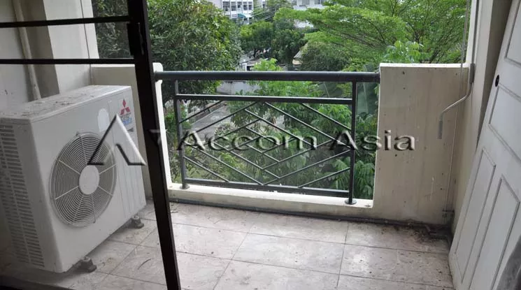  2 Bedrooms  Condominium For Rent & Sale in Sukhumvit, Bangkok  near BTS Ekkamai (1521572)