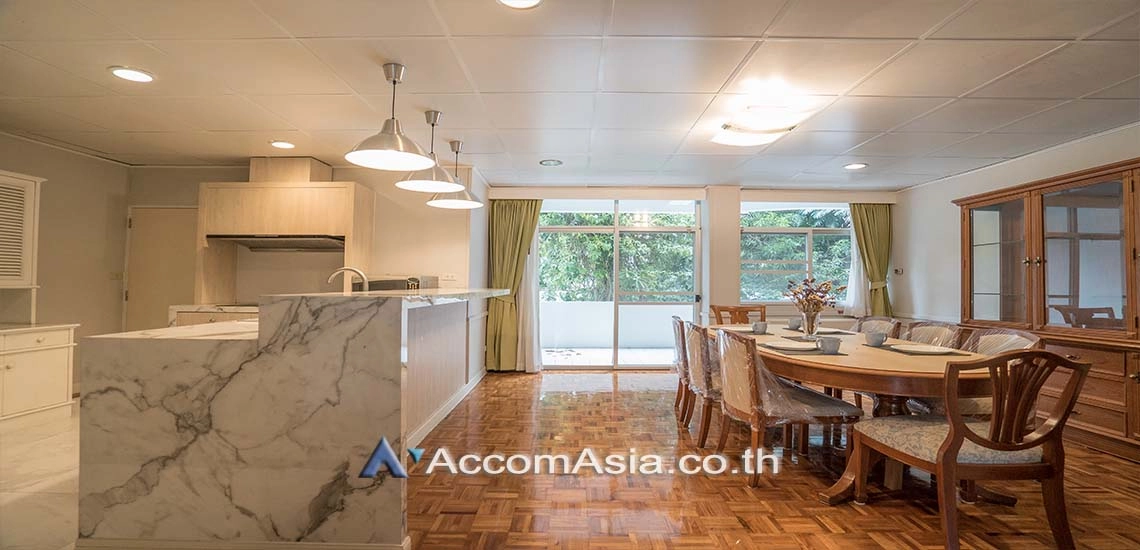 unitBig Balcony |  4 Bedrooms  Apartment For Rent in Sukhumvit, Bangkok  near BTS Phrom Phong (13000106)
