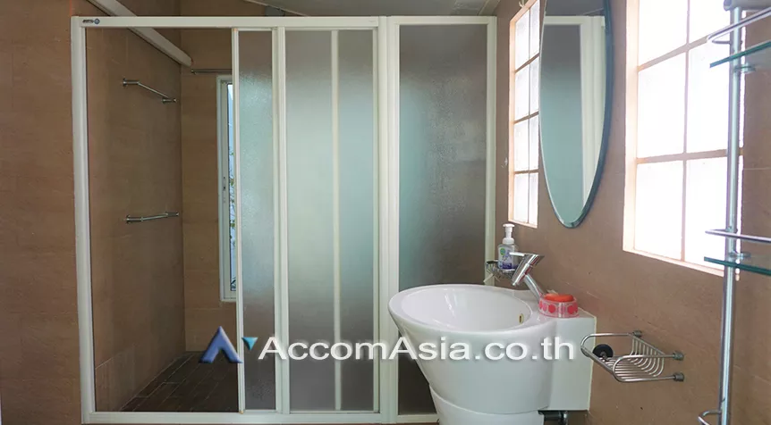 14  3 br House for rent and sale in Sukhumvit ,Bangkok BTS Phra khanong 90349