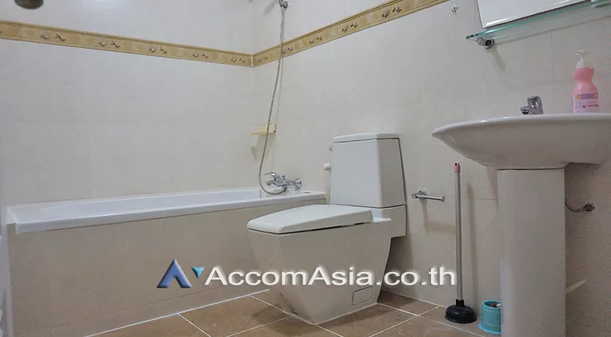 19  3 br House for rent and sale in Sukhumvit ,Bangkok BTS Phra khanong 90349