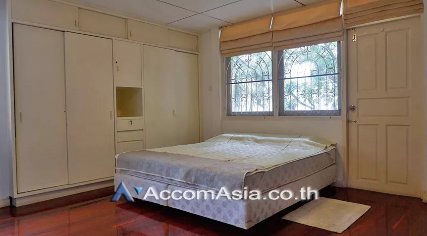7  3 br House for rent and sale in Sukhumvit ,Bangkok BTS Phra khanong 90349