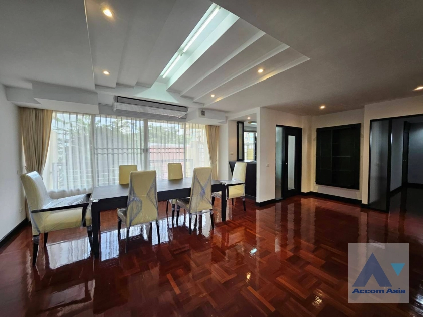 unitPet friendly |  3 Bedrooms  Apartment For Rent & Sale in Sukhumvit, Bangkok  near BTS Thong Lo (20819)