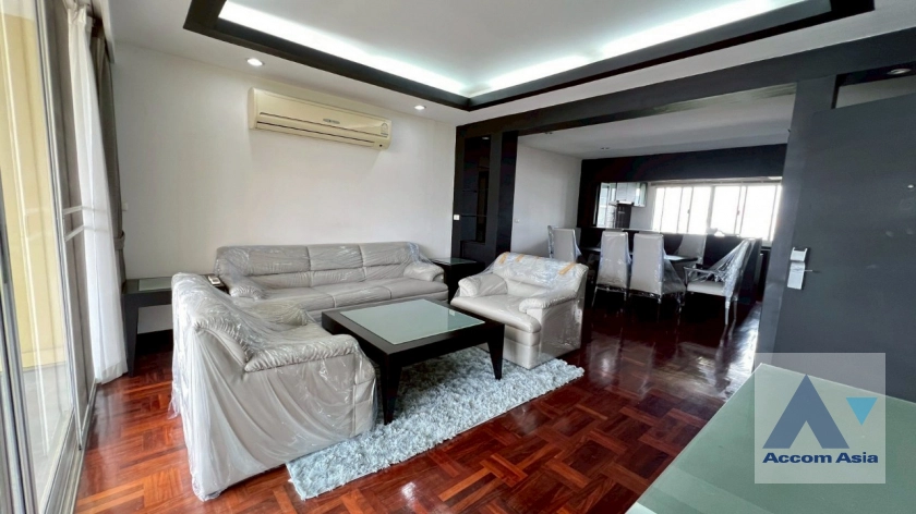 Pet friendly |  Pet-Friendly, Cozy and Serene Serviced Apartment in Thonglor Apartment  3 Bedroom for Sale & Rent BTS Thong Lo in Sukhumvit Bangkok