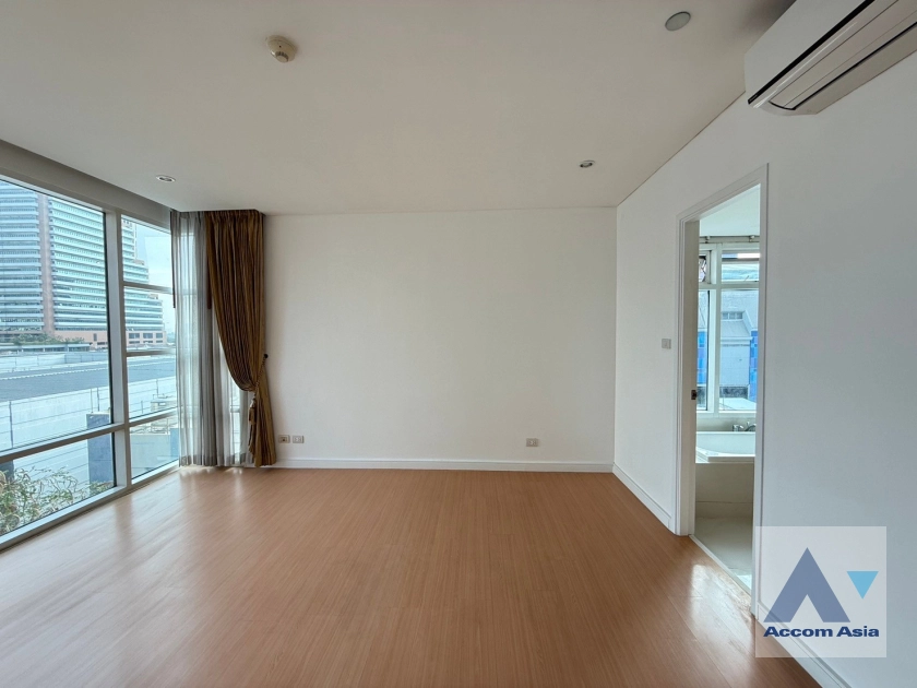 12  2 br Condominium for rent and sale in Sukhumvit ,Bangkok BTS Ekkamai at Fullerton Sukhumvit 13000156