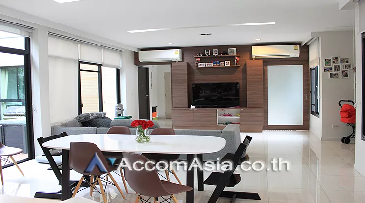  2  4 br House For Rent in Sukhumvit ,Bangkok BTS Ekkamai 13000195