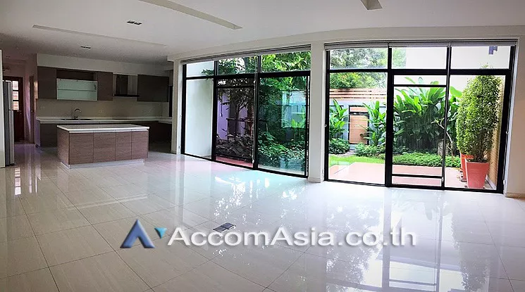  1  4 br House For Rent in Sukhumvit ,Bangkok BTS Ekkamai 13000195