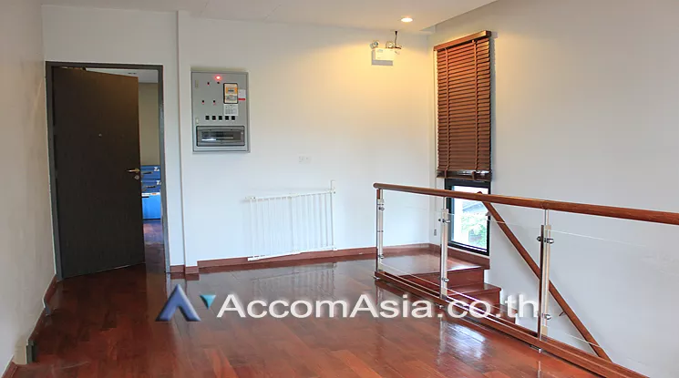 5  4 br House For Rent in Sukhumvit ,Bangkok BTS Ekkamai 13000195