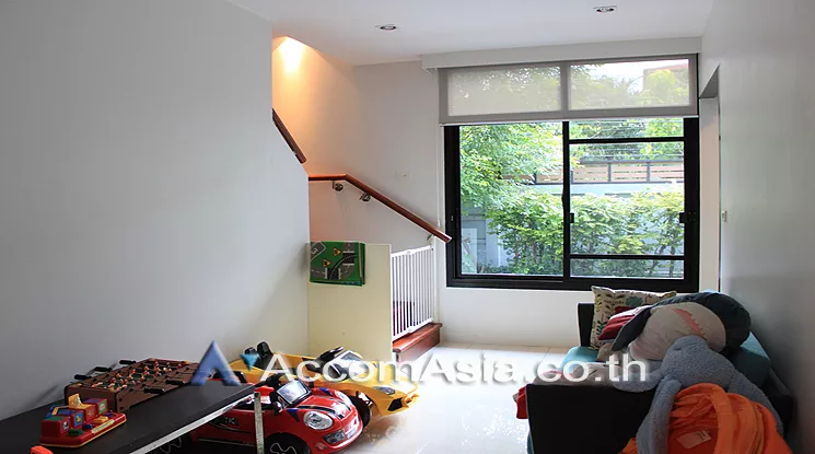 10  4 br House For Rent in Sukhumvit ,Bangkok BTS Ekkamai 13000195