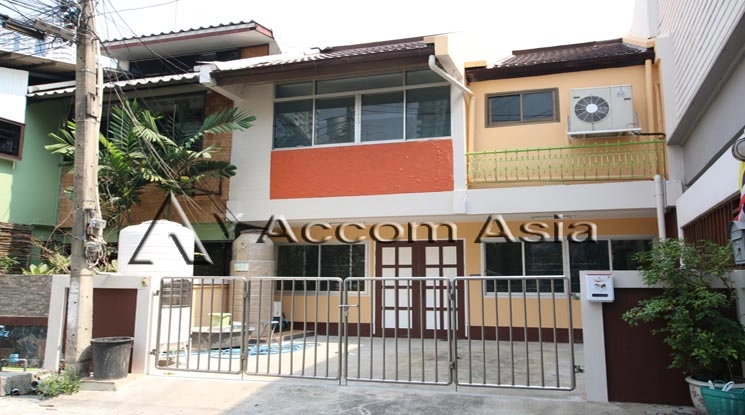  2  3 br Townhouse for rent and sale in Sukhumvit ,Bangkok BTS Phrom Phong 13000222