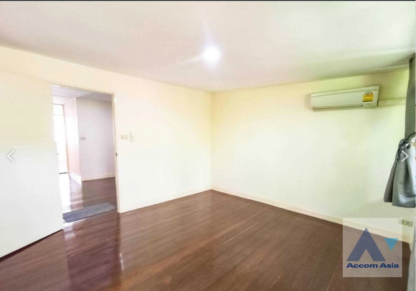 12  3 br Townhouse for rent and sale in Sukhumvit ,Bangkok BTS Phrom Phong 13000222