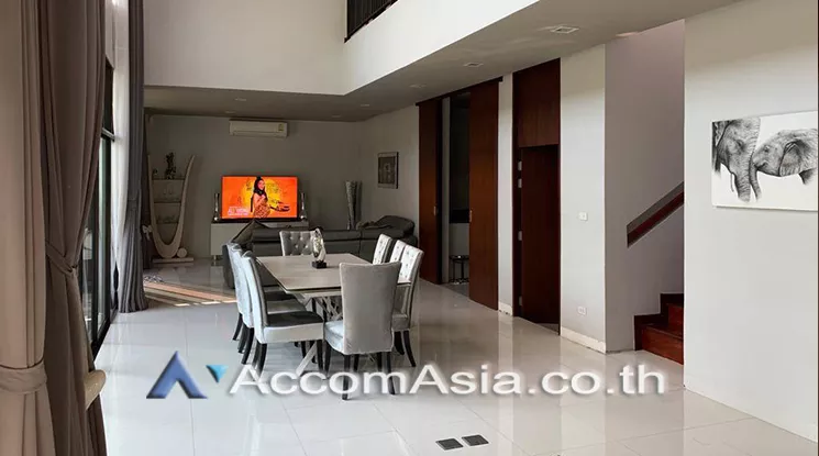  1  5 br House for rent and sale in sukhumvit ,Bangkok BTS Ekkamai 13000256