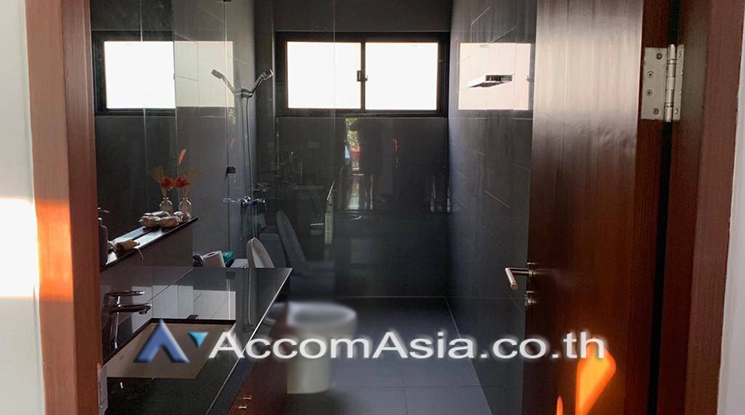 13  5 br House for rent and sale in Sukhumvit ,Bangkok BTS Ekkamai 13000256