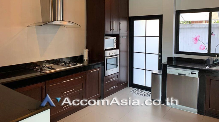 unitPrivate Swimming Pool |  5 Bedrooms  House For Rent & Sale in Sukhumvit, Bangkok  near BTS Ekkamai (13000256)