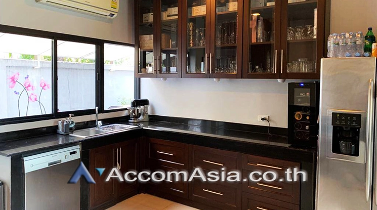 5  5 br House for rent and sale in Sukhumvit ,Bangkok BTS Ekkamai 13000256