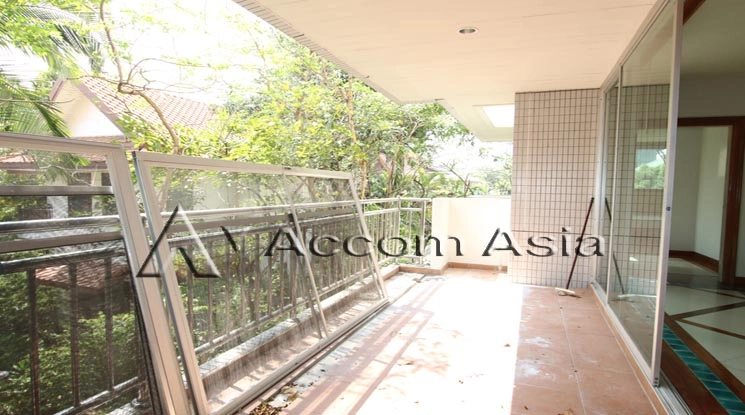 unitPet friendly |  3 Bedrooms  Apartment For Rent in Sathorn, Bangkok  near BTS Chong Nonsi - MRT Lumphini (13000274)