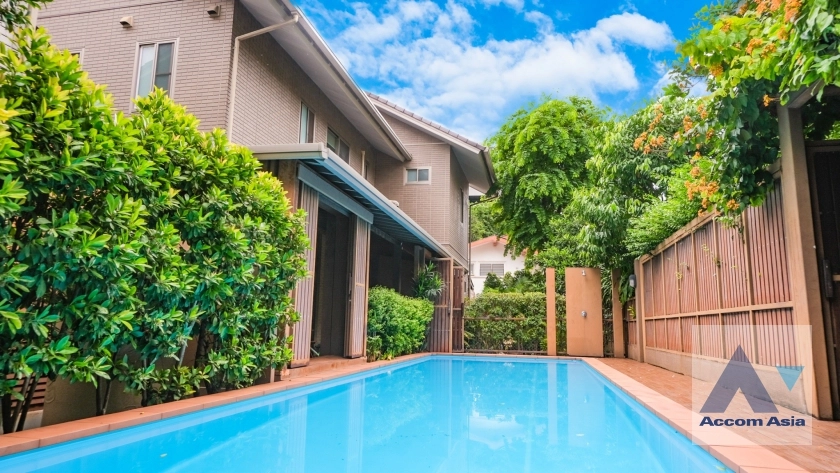 unitPet friendly |  3 Bedrooms  House For Rent & Sale in Sukhumvit, Bangkok  near BTS Phrom Phong (13000279)