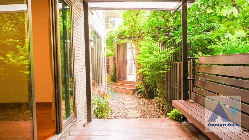 unitPet friendly |  3 Bedrooms  House For Rent & Sale in Sukhumvit, Bangkok  near BTS Phrom Phong (13000279)