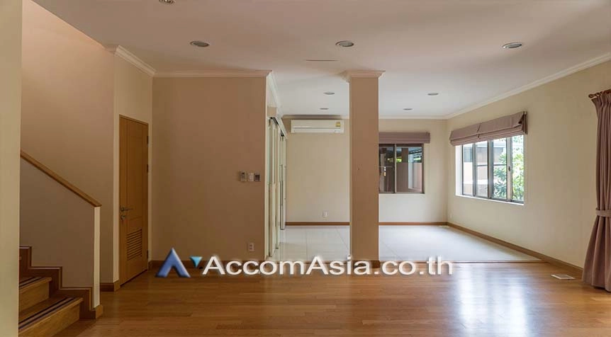 unitCommon Pool, Pet friendly |  3 Bedrooms  House For Rent in Sukhumvit, Bangkok  near BTS Phrom Phong (13000280)