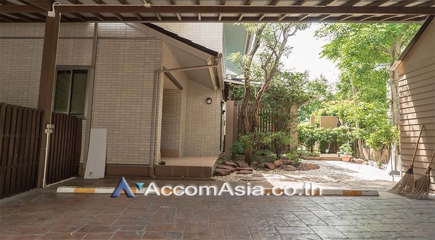 unitCommon Pool, Pet friendly |  3 Bedrooms  House For Rent in Sukhumvit, Bangkok  near BTS Phrom Phong (13000280)