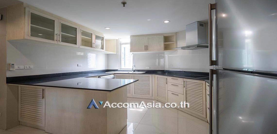 6  6 br Apartment For Rent in Sathorn ,Bangkok BTS Chong Nonsi at Thai Colonial Style 13000361
