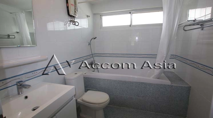 9  3 br House For Rent in Sukhumvit ,Bangkok BTS Ekkamai at Ekkamai Cozy House with swimming pool 13000362