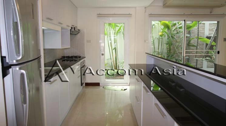 5  3 br House For Rent in Sukhumvit ,Bangkok BTS Ekkamai at Ekkamai Cozy House with swimming pool 13000362