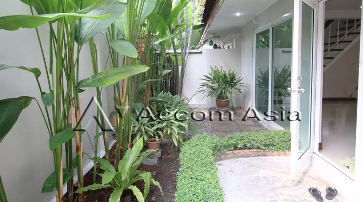 10  3 br House For Rent in Sukhumvit ,Bangkok BTS Thong Lo at Ekkamai Cozy House with swimming pool 13000362
