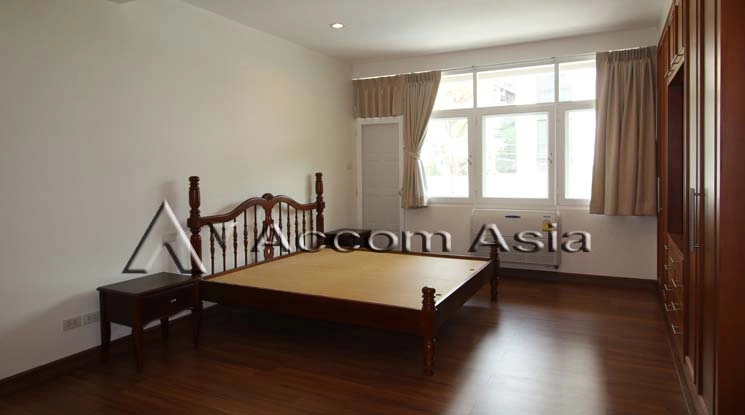 6  3 br House For Rent in Sukhumvit ,Bangkok BTS Ekkamai at Ekkamai Cozy House with swimming pool 13000362