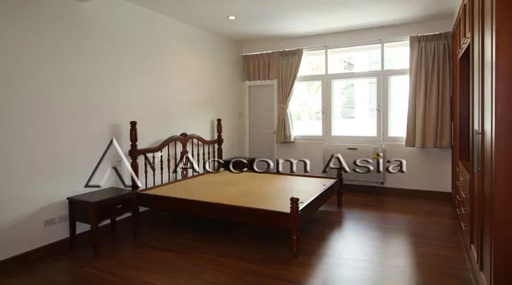 6  3 br House For Rent in Sukhumvit ,Bangkok BTS Thong Lo at Ekkamai Cozy House with swimming pool 13000362