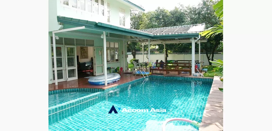 Private Swimming Pool, Pet friendly |  5 Bedrooms  House For Rent in Sukhumvit, Bangkok  near BTS Thong Lo (13000363)