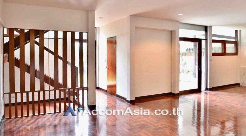 unitPet friendly |  3 Bedrooms  House For Rent & Sale in Sukhumvit, Bangkok  near BTS Thong Lo (13000371)