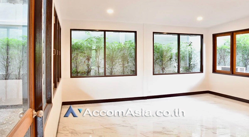 unitPet friendly |  3 Bedrooms  House For Rent & Sale in Sukhumvit, Bangkok  near BTS Thong Lo (13000371)